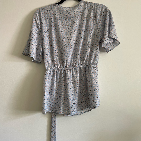 Pink rose floral wrap top - Picture 3 of 3